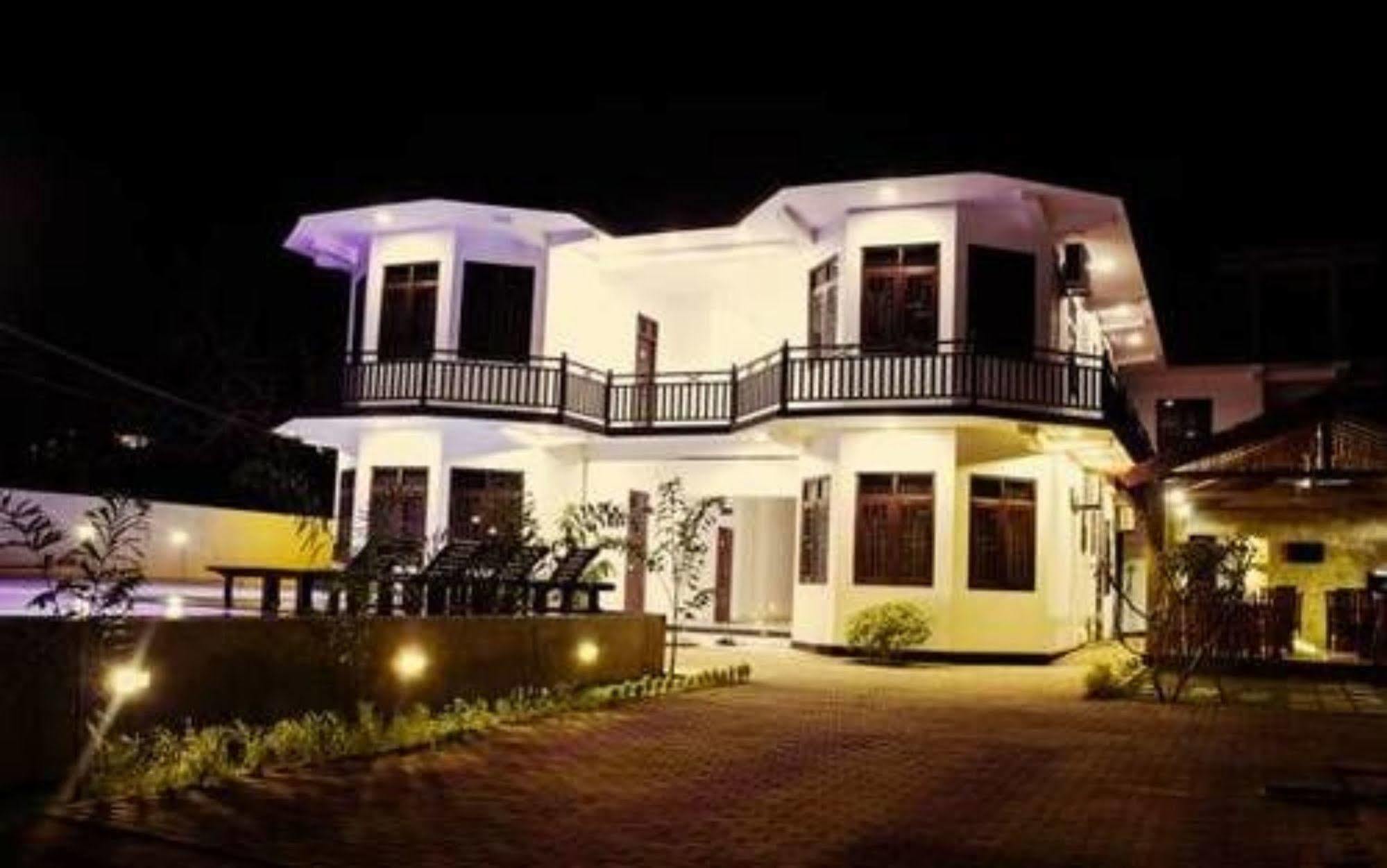 Ocean Glory Hotel Ettukala Exterior photo