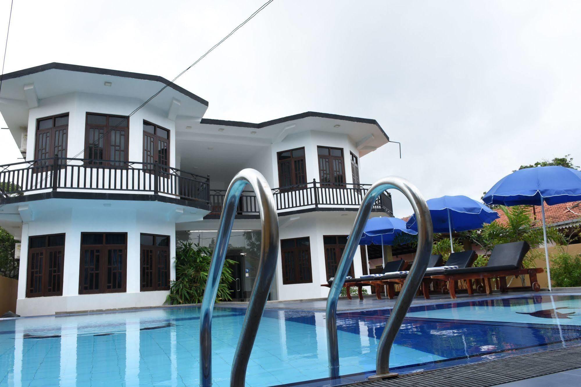 Ocean Glory Hotel Ettukala Exterior photo